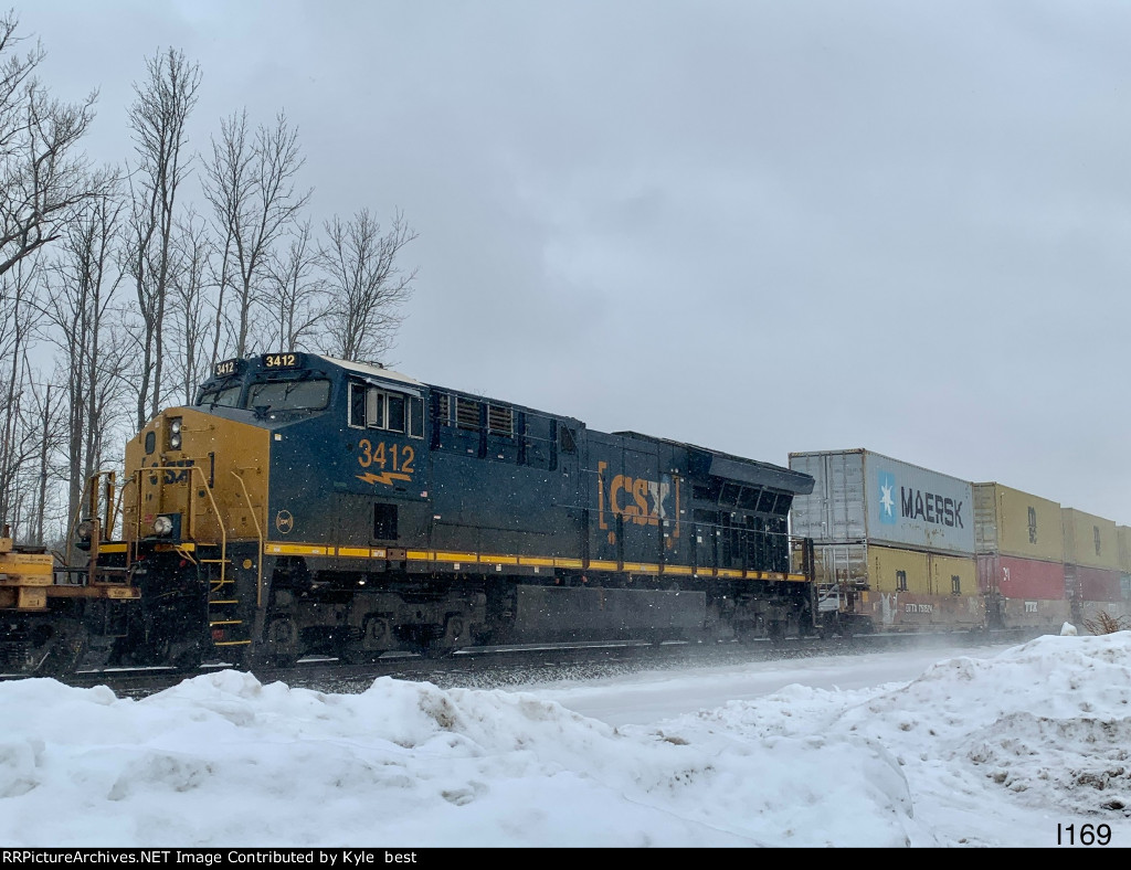 CSX 3412 on I169